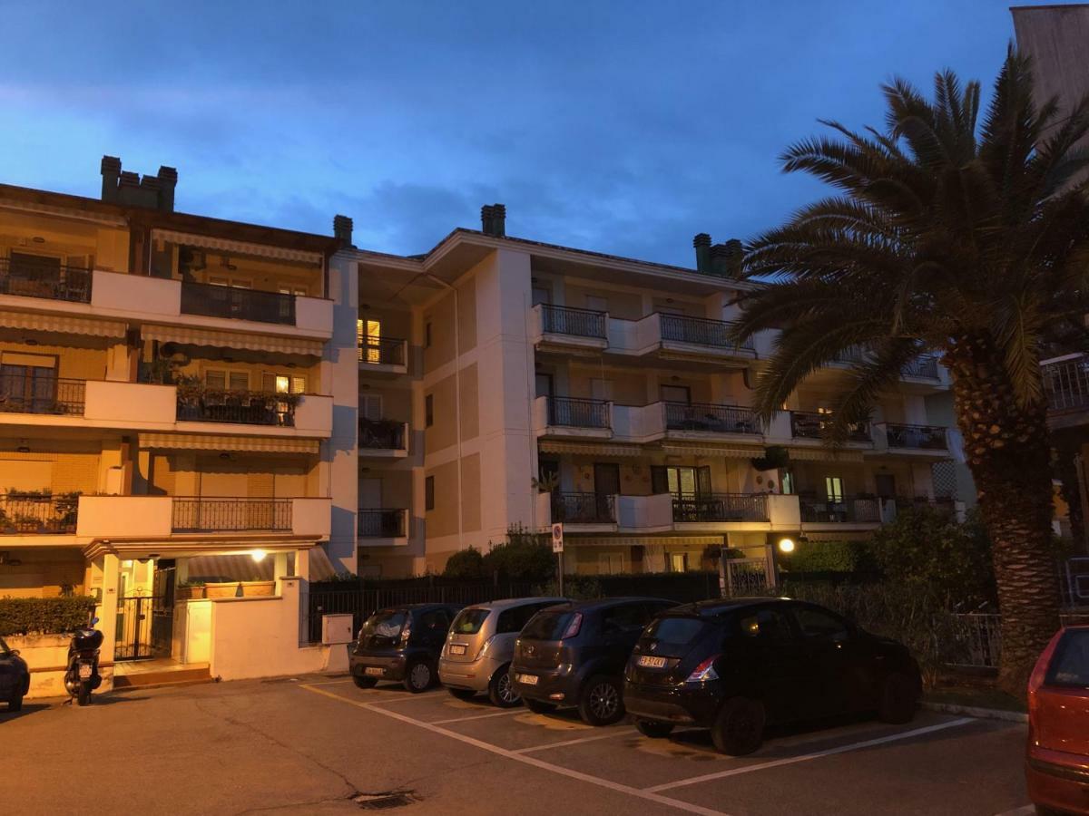Casavacanze Estate 2 San Benedetto del Tronto Buitenkant foto